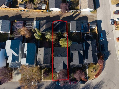 73 Hidden Spring Green Nw, Calgary, AB - 