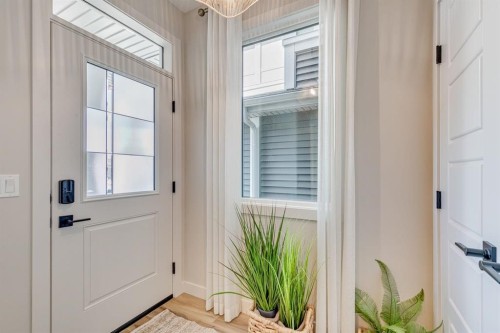 32 Southborough Lane, Cochrane, AB - Indoor Photo Showing Other Room