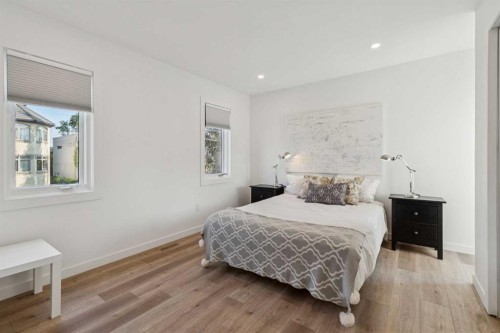 809 9 Street Ne, Calgary, AB - Indoor Photo Showing Bedroom