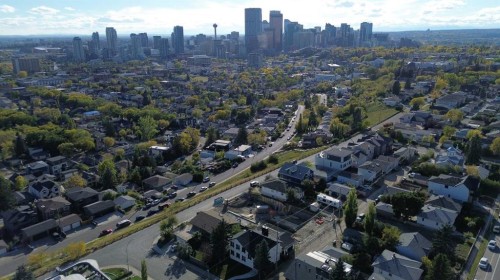 809 9 Street Ne, Calgary, AB - Outdoor With View