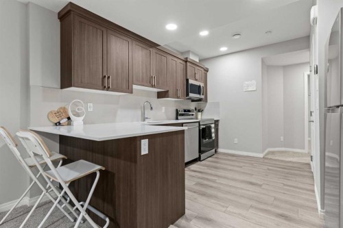 109 Mallard Grove Se, Calgary, AB - Indoor Photo Showing Kitchen