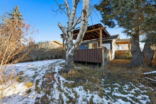 2240 38 Street Se, Calgary, AB - Outdoor