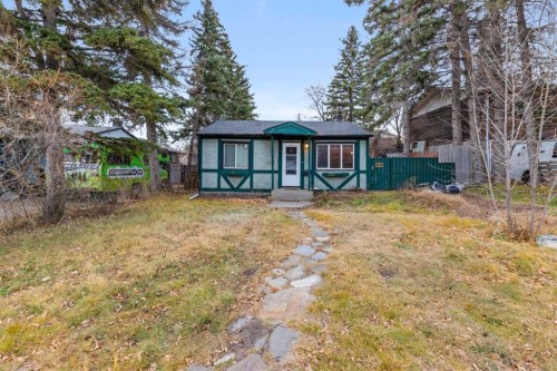 6435 33 Avenue Nw, Calgary, AB - Outdoor