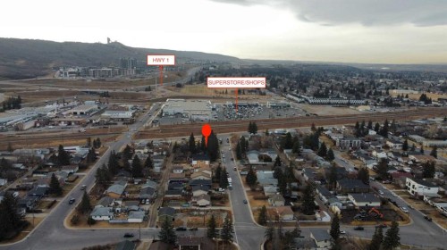 6435 33 Avenue Nw, Calgary, AB - Outdoor With View