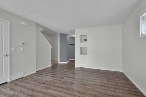 203 Cranberry Green Se, Calgary, AB - Indoor Photo Showing Other Room