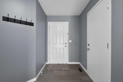 203 Cranberry Green Se, Calgary, AB - Indoor Photo Showing Other Room