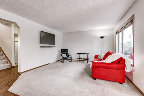 149 Coventry Court Ne, Calgary, AB - Indoor