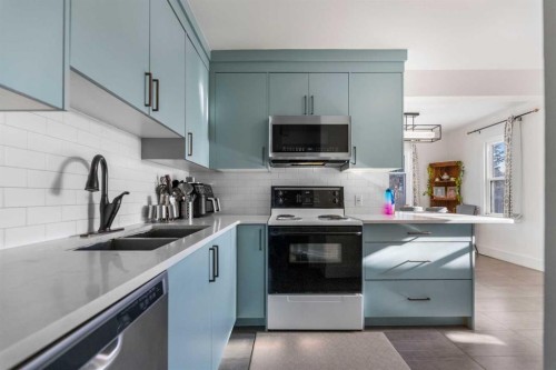1623 Summit Street Sw, Calgary, AB - Indoor Photo Showing Kitchen With Double Sink