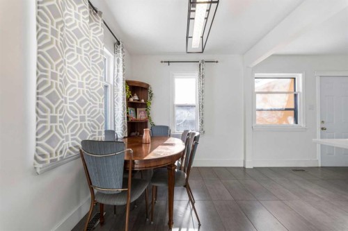 1623 Summit Street Sw, Calgary, AB - Indoor Photo Showing Dining Room