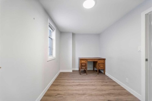 1623 Summit Street Sw, Calgary, AB - Indoor Photo Showing Other Room