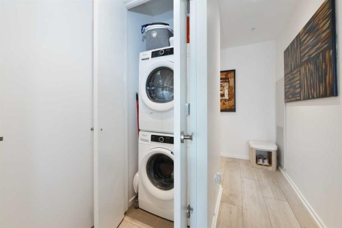 1110-615 6 Avenue Se, Calgary, AB - Indoor Photo Showing Laundry Room