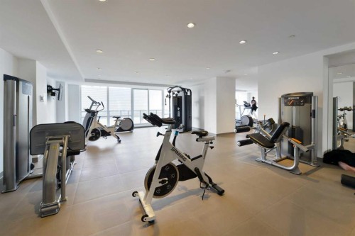 1110-615 6 Avenue Se, Calgary, AB - Indoor Photo Showing Gym Room