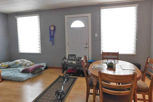 211 52 Avenue East, Claresholm, AB - Indoor Photo Showing Dining Room