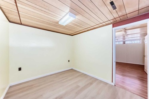 5232 44 Avenue Nw, Calgary, AB - Indoor Photo Showing Other Room