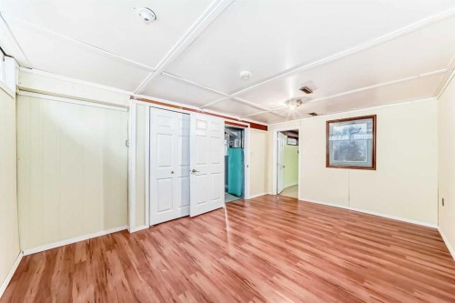 5232 44 Avenue Nw, Calgary, AB - Indoor Photo Showing Other Room