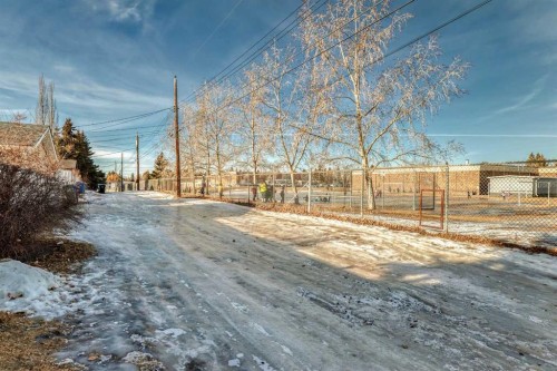 5232 44 Avenue Nw, Calgary, AB - Outdoor With View