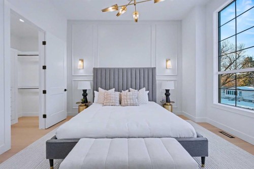 732 33A Street Nw, Calgary, AB - Indoor Photo Showing Bedroom