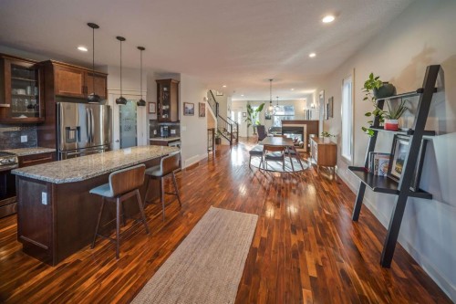 820 19 Avenue Nw, Calgary, AB - Indoor Photo Showing Kitchen With Upgraded Kitchen