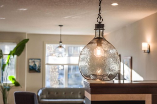 820 19 Avenue Nw, Calgary, AB - Indoor Photo Showing Other Room