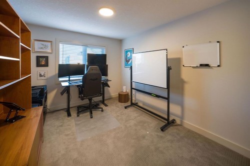 820 19 Avenue Nw, Calgary, AB - Indoor