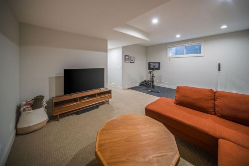820 19 Avenue Nw, Calgary, AB - Indoor Photo Showing Basement