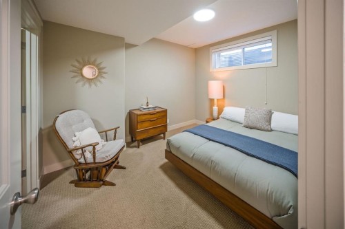 820 19 Avenue Nw, Calgary, AB - Indoor Photo Showing Bedroom