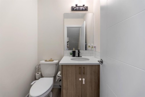 366 Seton Villas Se, Calgary, AB - Indoor Photo Showing Bathroom