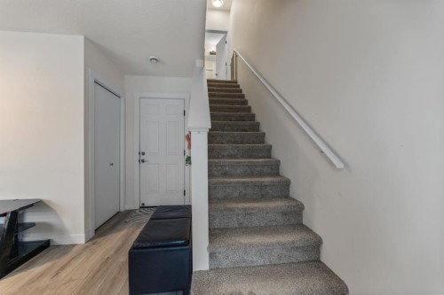 366 Seton Villas Se, Calgary, AB - Indoor Photo Showing Other Room