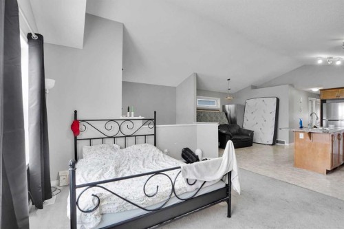 250 Martinwood Place Ne, Calgary, AB - Indoor