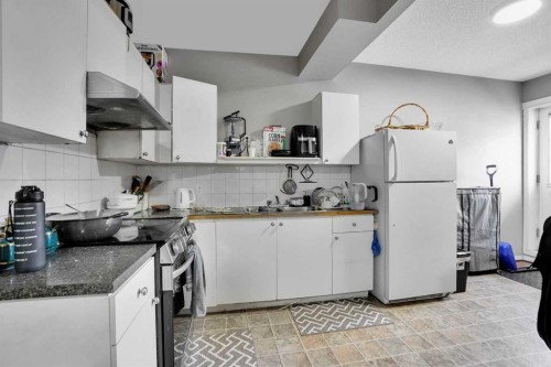 250 Martinwood Place Ne, Calgary, AB - Indoor Photo Showing Kitchen