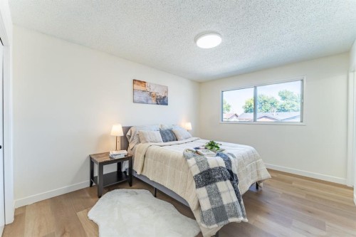 344 Templeview Drive Ne, Calgary, AB - Indoor Photo Showing Bedroom
