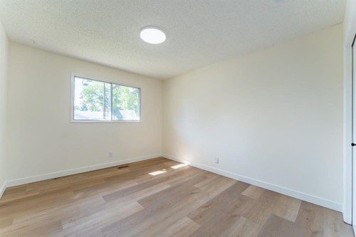 344 Templeview Drive Ne, Calgary, AB - Indoor Photo Showing Other Room
