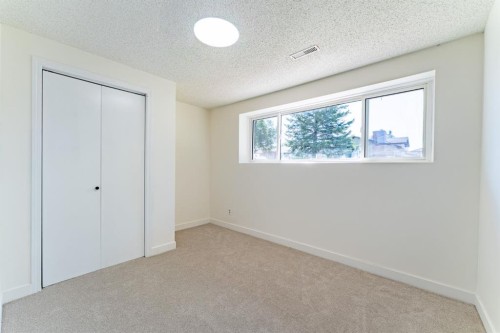 344 Templeview Drive Ne, Calgary, AB - Indoor Photo Showing Other Room