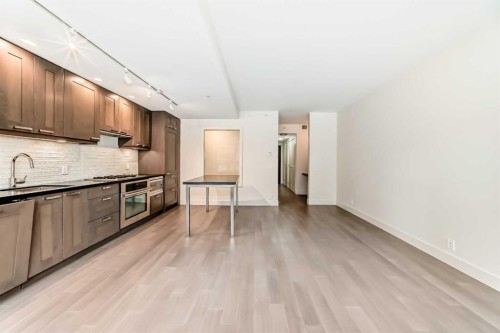 322-222 Riverfront Avenue Sw, Calgary, AB - Indoor Photo Showing Kitchen