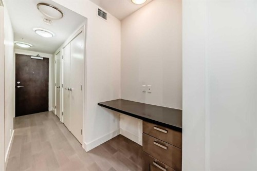 322-222 Riverfront Avenue Sw, Calgary, AB - Indoor Photo Showing Other Room