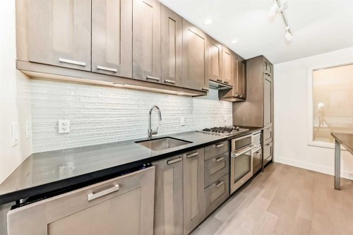 322-222 Riverfront Avenue Sw, Calgary, AB - Indoor Photo Showing Kitchen With Upgraded Kitchen