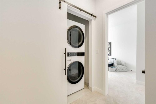1-440 32 Avenue Nw, Calgary, AB - Indoor Photo Showing Laundry Room