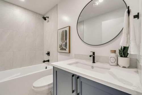 1-440 32 Avenue Nw, Calgary, AB - Indoor Photo Showing Bathroom