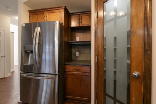 186 Copperfield Close Se, Calgary, AB - Indoor Photo Showing Kitchen