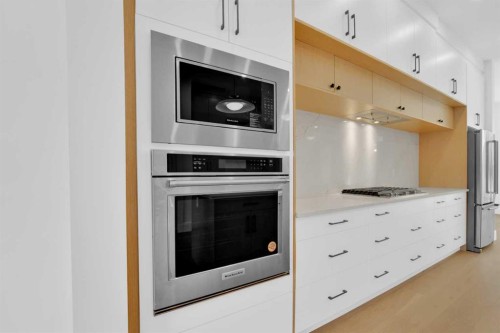 434 23 Avenue Nw, Calgary, AB - Indoor Photo Showing Kitchen