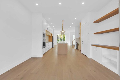 434 23 Avenue Nw, Calgary, AB - Indoor Photo Showing Other Room