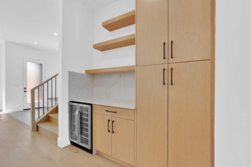 434 23 Avenue Nw, Calgary, AB - Indoor Photo Showing Other Room