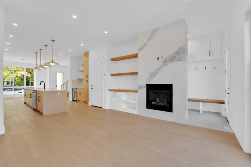 434 23 Avenue Nw, Calgary, AB - Indoor With Fireplace
