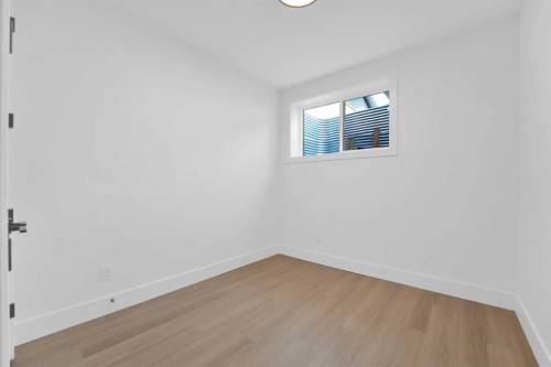 434 23 Avenue Nw, Calgary, AB - Indoor Photo Showing Other Room