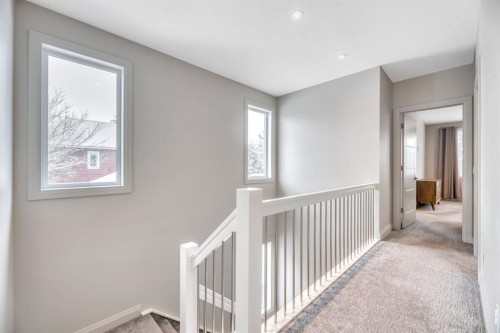 418 13 Avenue Ne, Calgary, AB - Indoor Photo Showing Other Room