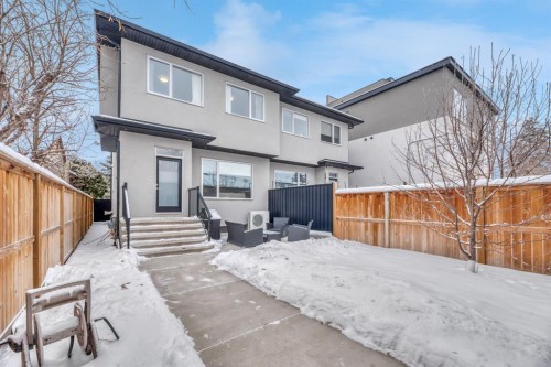 418 13 Avenue Ne, Calgary, AB - Outdoor
