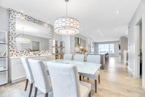 418 13 Avenue Ne, Calgary, AB - Indoor Photo Showing Dining Room
