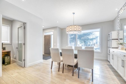 418 13 Avenue Ne, Calgary, AB - Indoor Photo Showing Dining Room