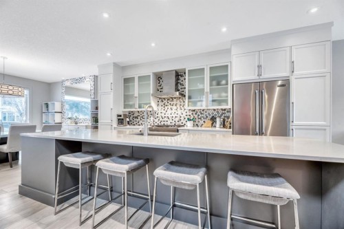 418 13 Avenue Ne, Calgary, AB - Indoor Photo Showing Kitchen With Stainless Steel Kitchen With Upgraded Kitchen
