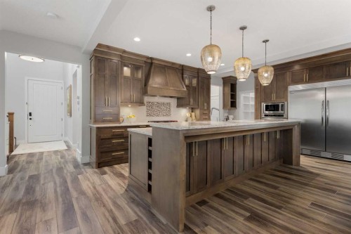 512 Memorial Drive Nw, Calgary, AB - Indoor Photo Showing Kitchen With Upgraded Kitchen